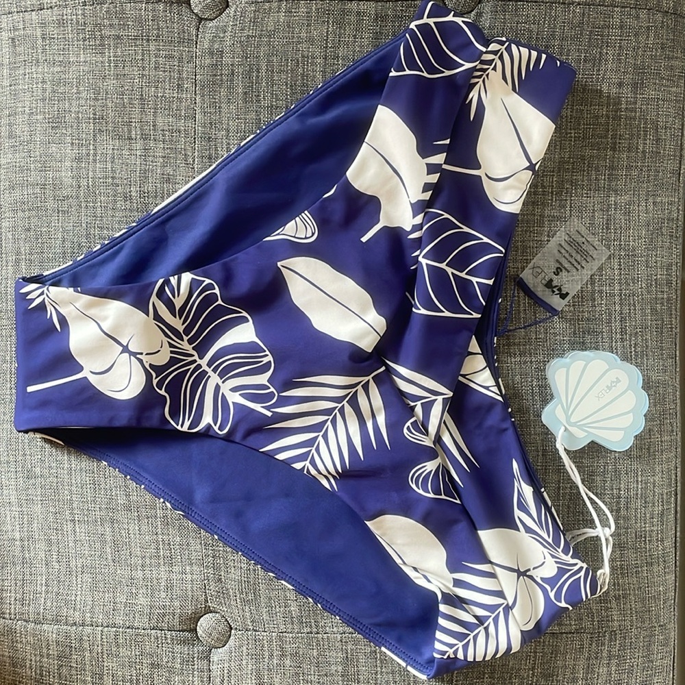 BNWT Crisscross Hourglass® Cheeky Bikini Bottoms - Blue Palm. Never used!